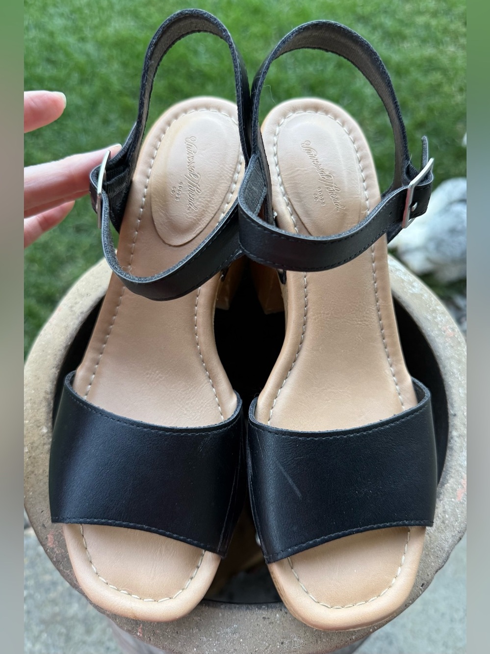 Universal Thread Platform Sandals - Picture 3 of 5